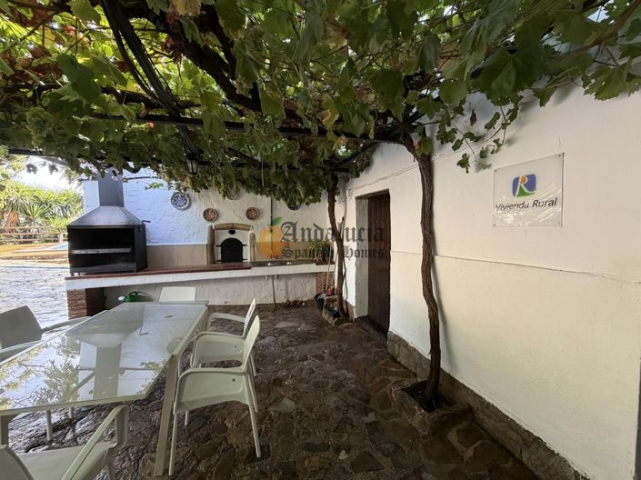 Image No.48-6 Bed Property for sale