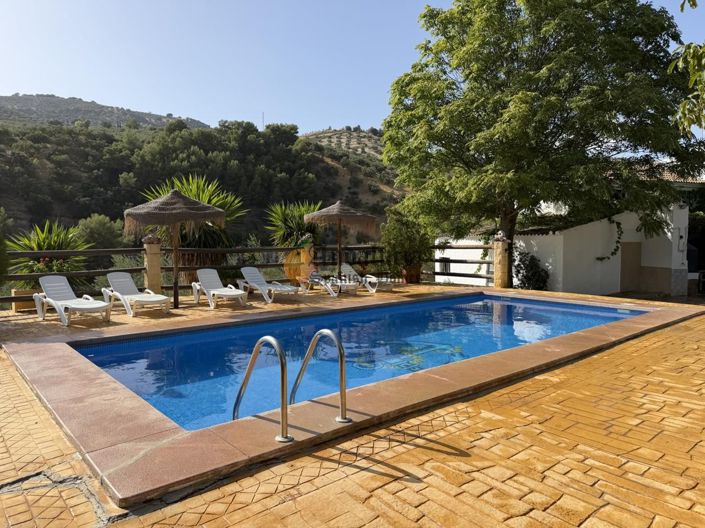 Image No.57-6 Bed Property for sale