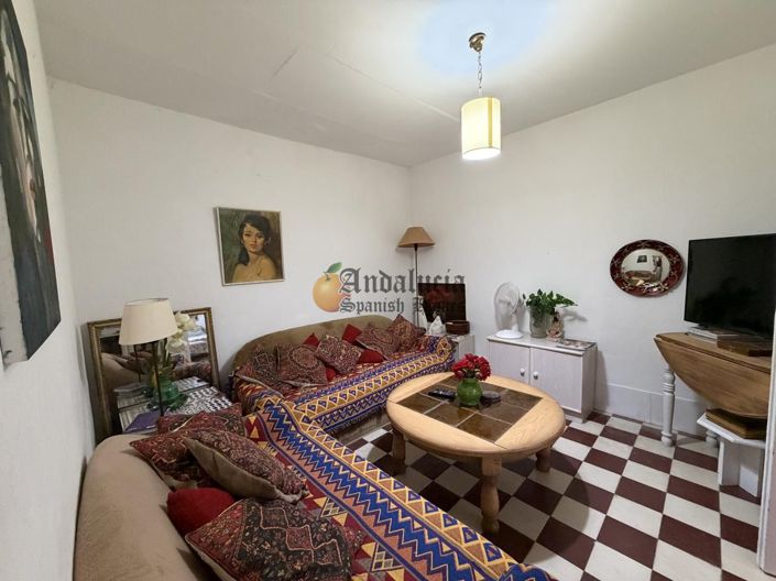 Image No.10-3 Bed Property for sale
