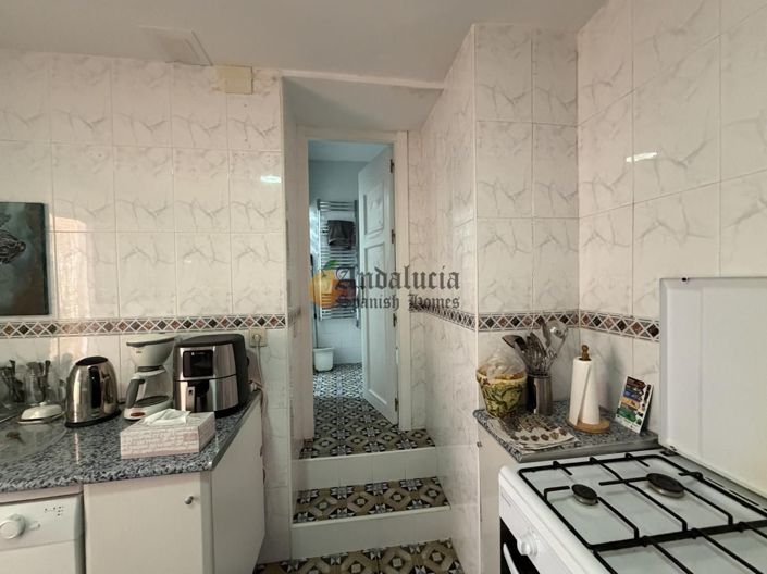 Image No.18-3 Bed Property for sale