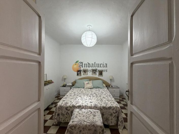 Image No.25-3 Bed Property for sale