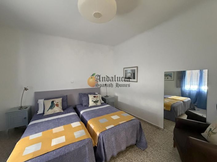 Image No.29-3 Bed Property for sale