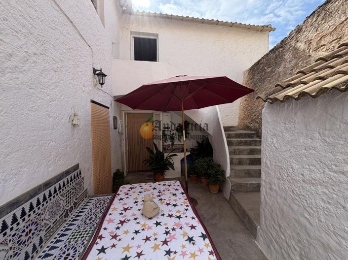 Image No.37-3 Bed Property for sale
