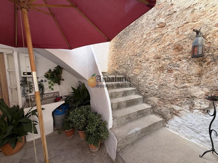 Image No.38-3 Bed Property for sale