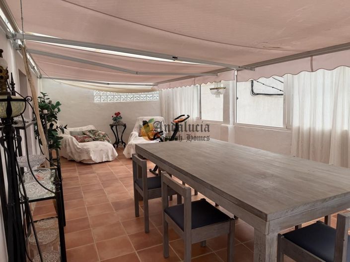 Image No.49-3 Bed Property for sale