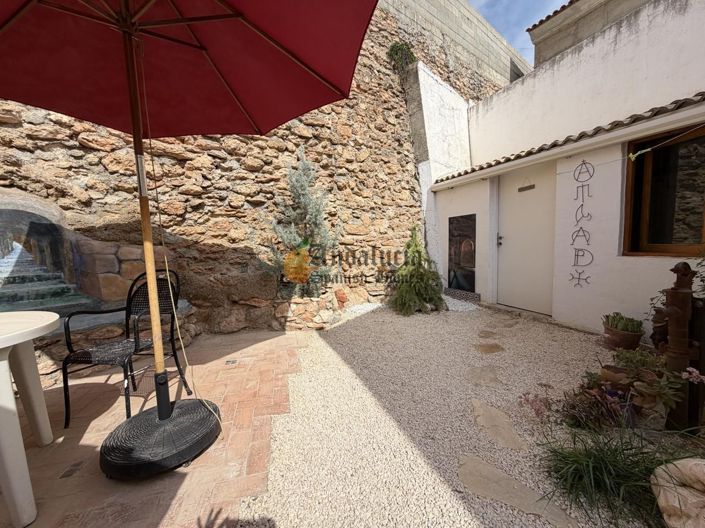 Image No.53-3 Bed Property for sale
