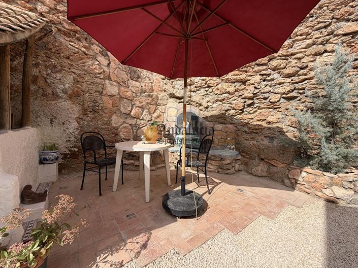 Image No.56-3 Bed Property for sale