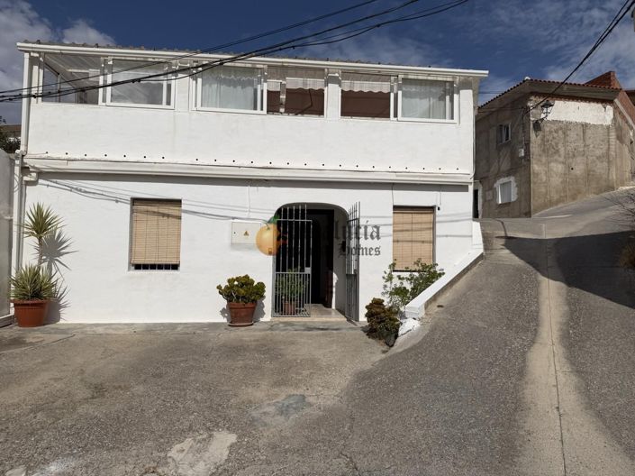 Image No.59-3 Bed Property for sale