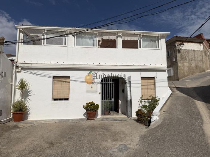 Image No.60-3 Bed Property for sale
