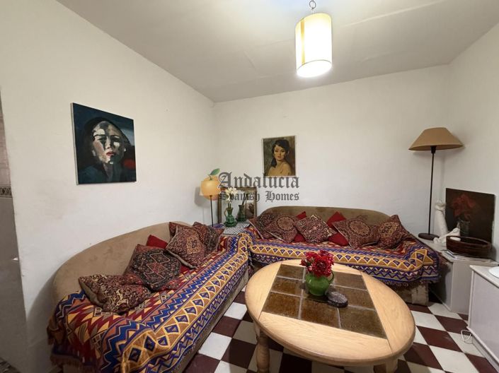 Image No.9-3 Bed Property for sale