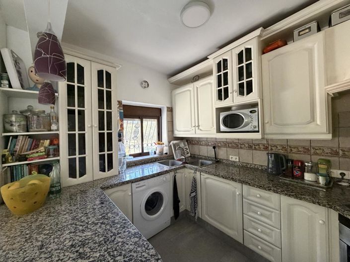 Image No.11-4 Bed Property for sale