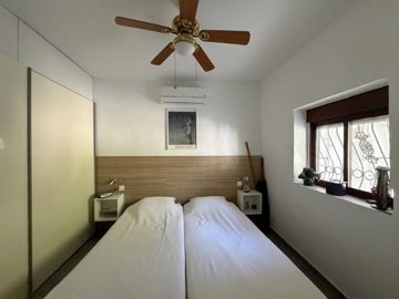 4287545-24389e16