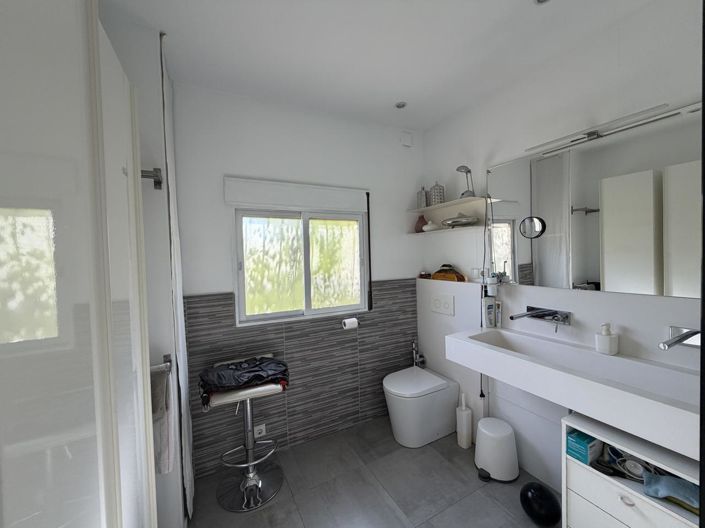 Image No.18-4 Bed Property for sale