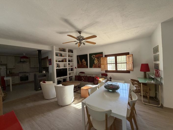 Image No.30-4 Bed Property for sale