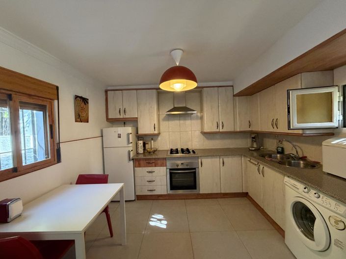 Image No.33-4 Bed Property for sale