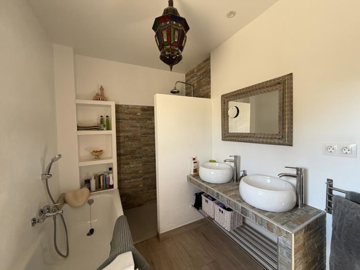 Image No.37-4 Bed Property for sale