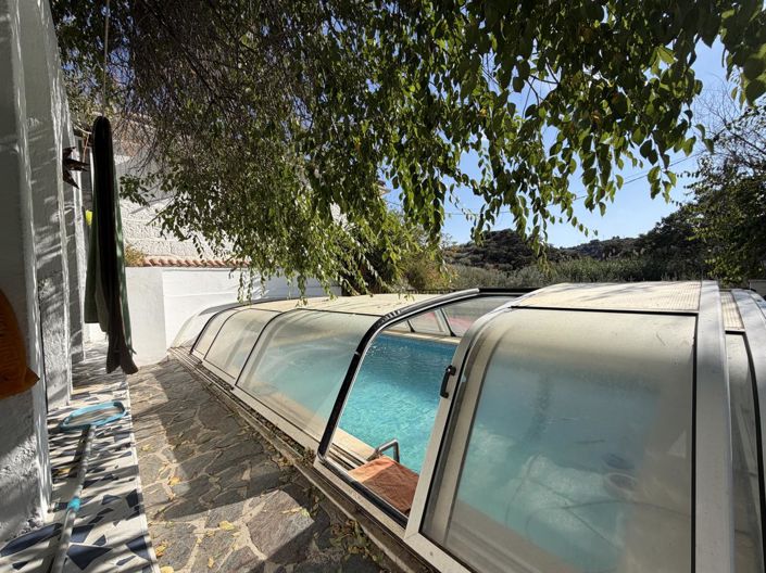 Image No.4-4 Bed Property for sale