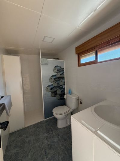 Image No.47-4 Bed Property for sale