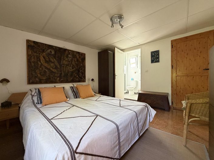 Image No.52-4 Bed Property for sale