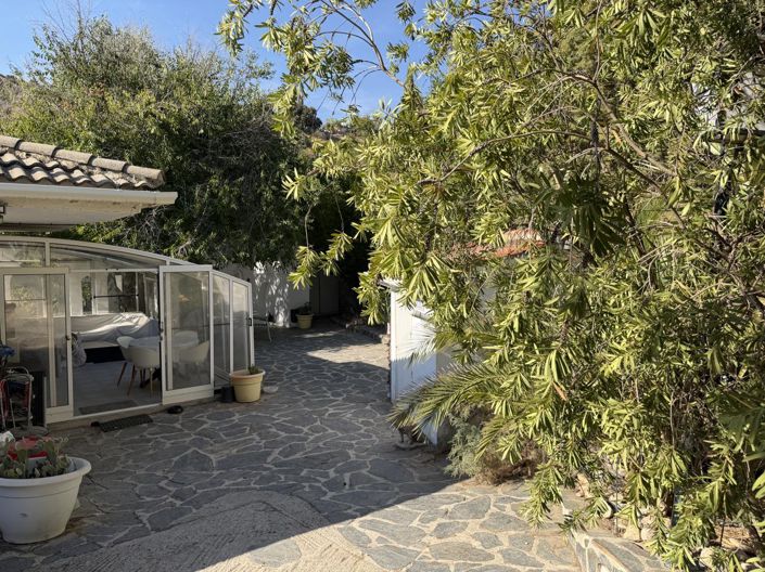 Image No.57-4 Bed Property for sale