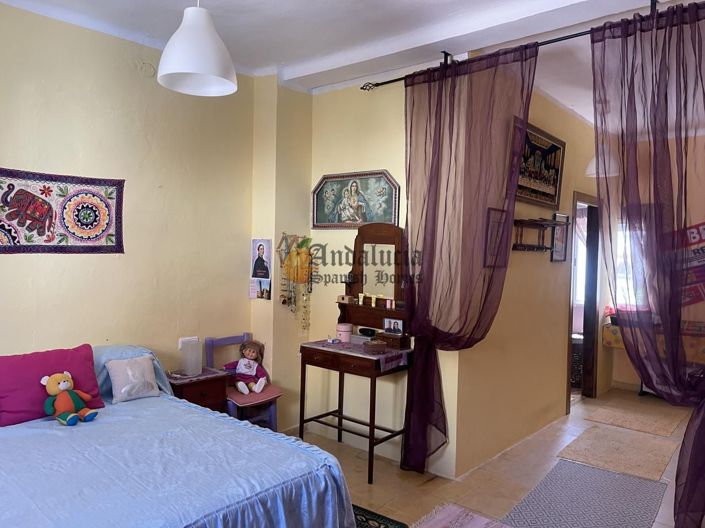 Image No.25-2 Bed Property for sale