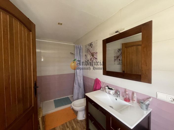 Image No.27-2 Bed Property for sale