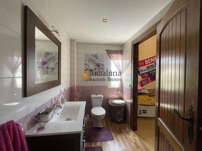 Image No.28-2 Bed Property for sale
