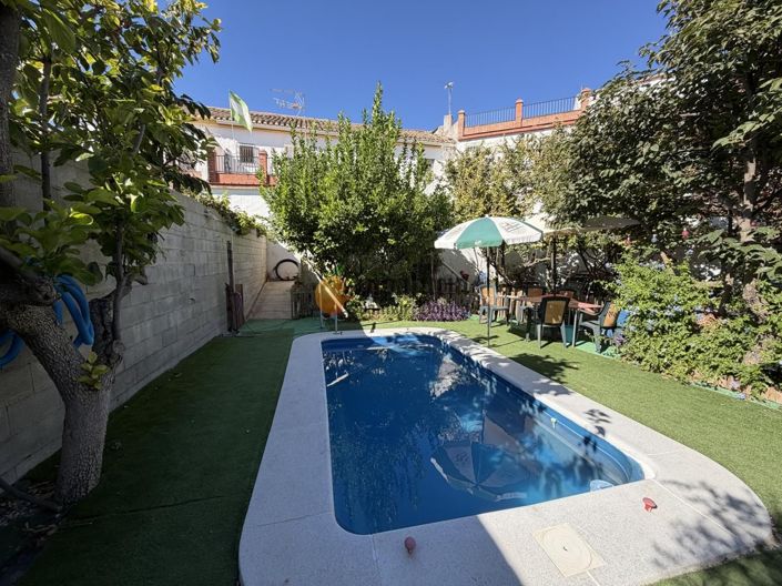 Image No.36-2 Bed Property for sale