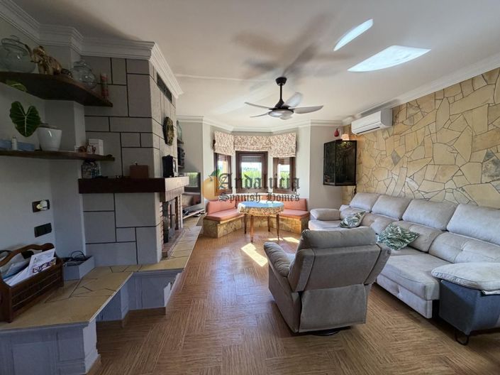 Image No.17-5 Bed Property for sale