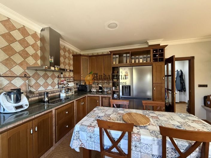 Image No.22-5 Bed Property for sale