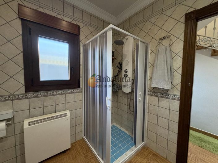 Image No.27-5 Bed Property for sale
