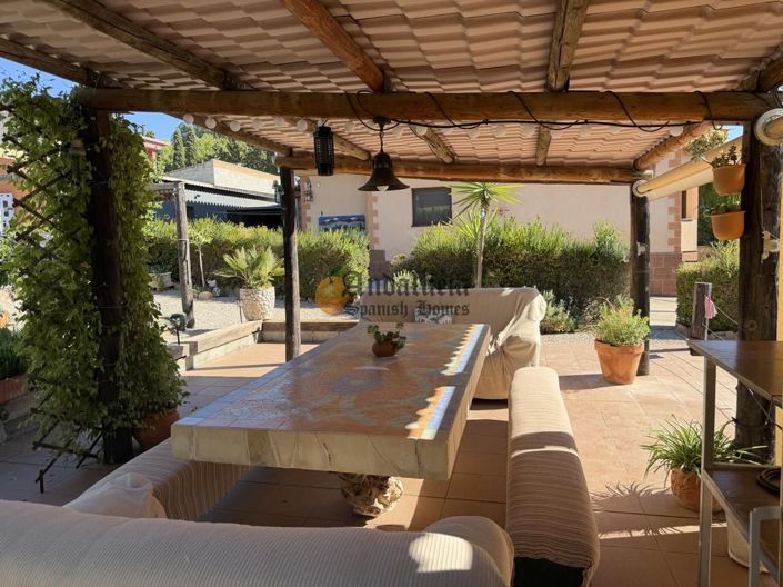 Image No.5-5 Bed Property for sale