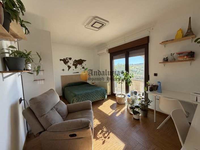 Image No.41-5 Bed Property for sale