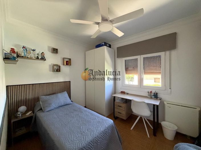 Image No.44-5 Bed Property for sale