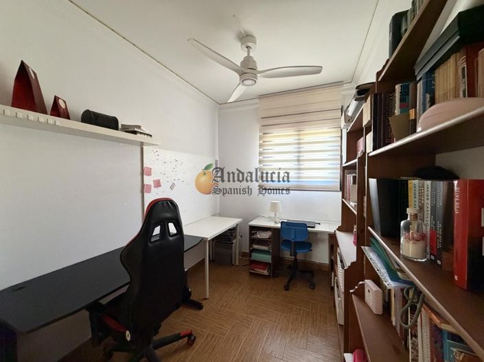Image No.47-5 Bed Property for sale
