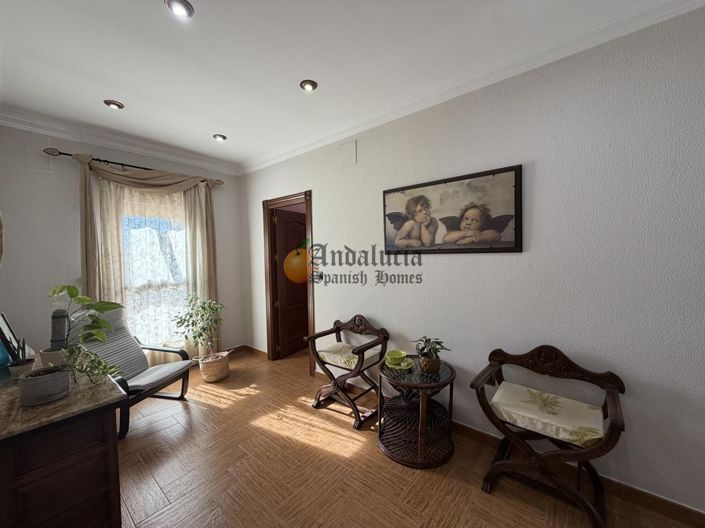 Image No.51-5 Bed Property for sale