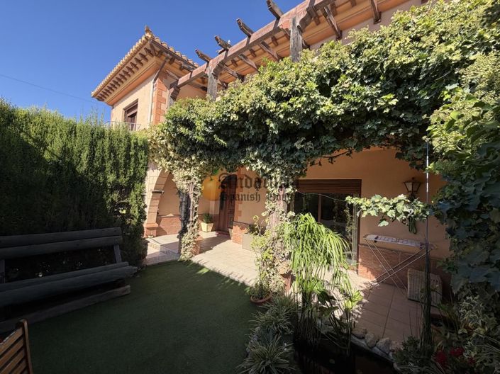 Image No.9-5 Bed Property for sale