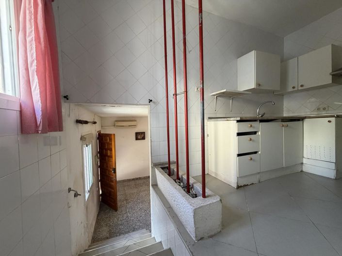Image No.13-2 Bed Property for sale