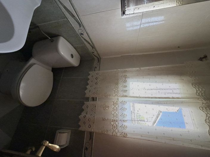 Image No.16-2 Bed Property for sale