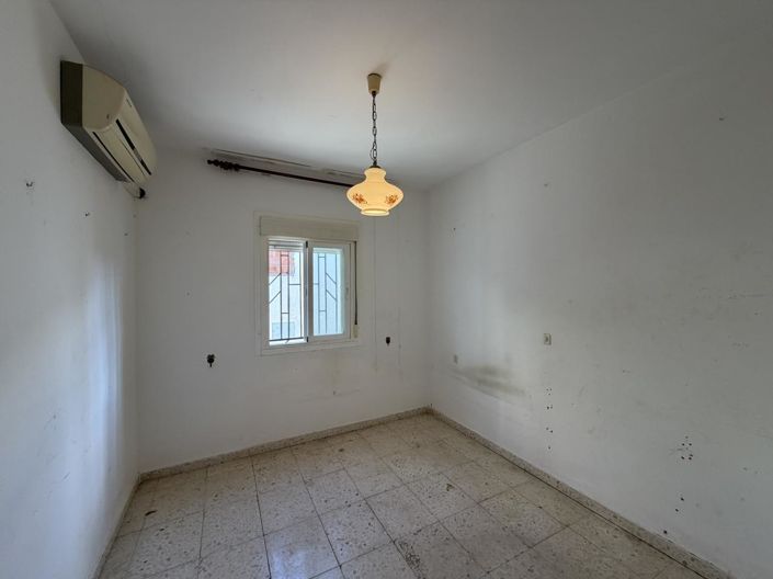 Image No.17-2 Bed Property for sale
