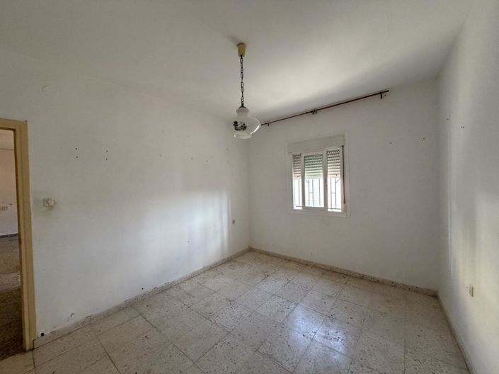 Image No.20-2 Bed Property for sale