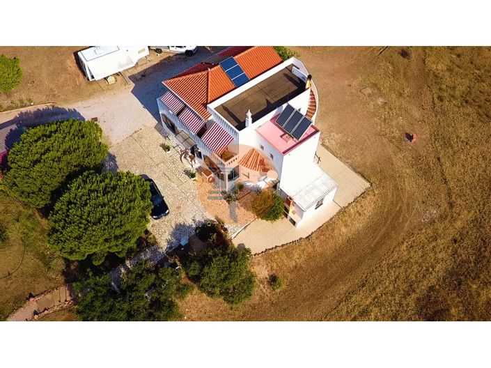 Image No.100-6 Bed House for sale