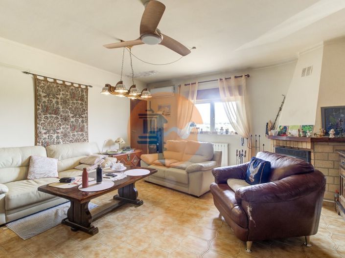 Image No.23-6 Bed House for sale