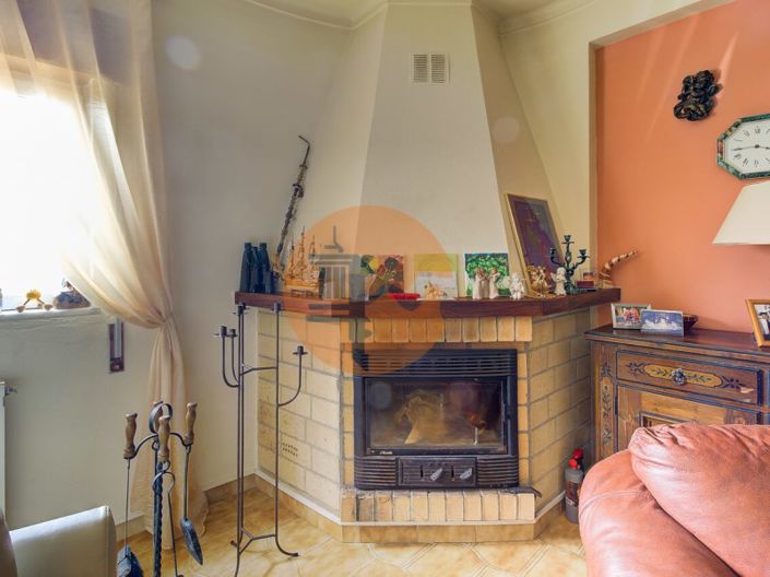 Image No.25-6 Bed House for sale