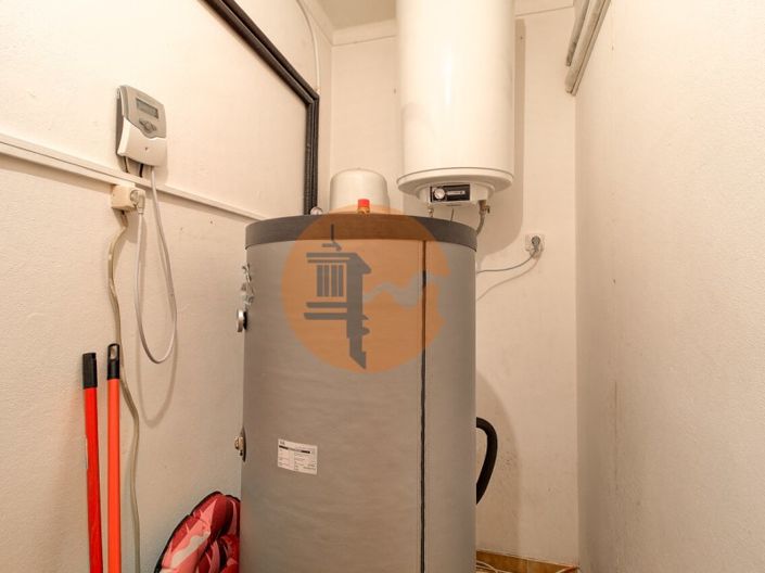 Image No.26-6 Bed House for sale