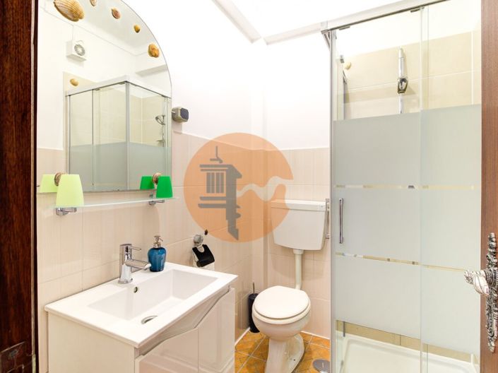 Image No.39-6 Bed House for sale