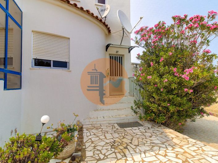 Image No.6-6 Bed House for sale