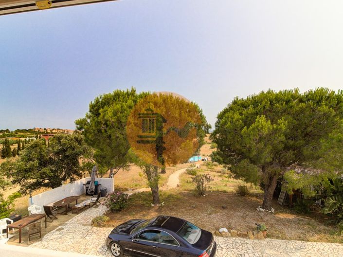 Image No.42-6 Bed House for sale