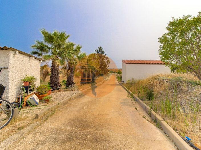 Image No.92-6 Bed House for sale