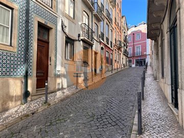 1 - Lisbon, Propriété